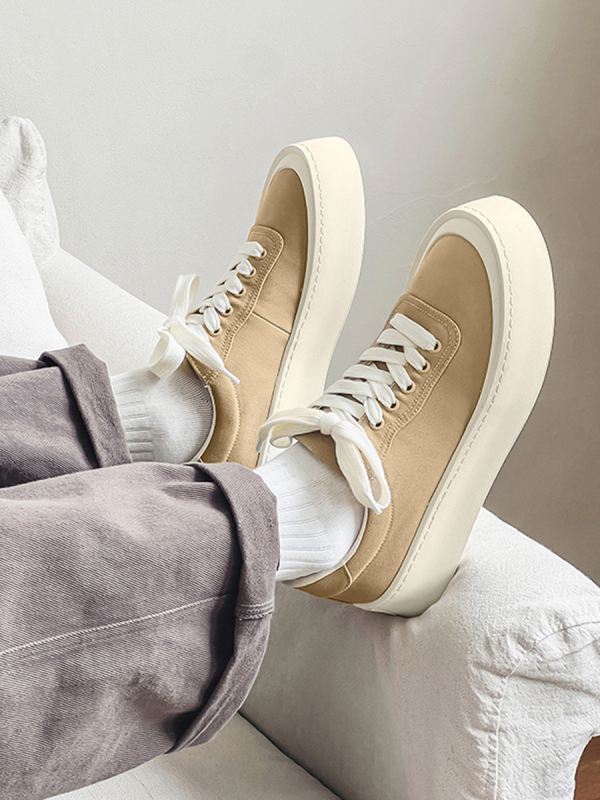 Férfi cipők 2025 — őszies, lélegző vászon sneaker, sokoldalú, vastag talpú