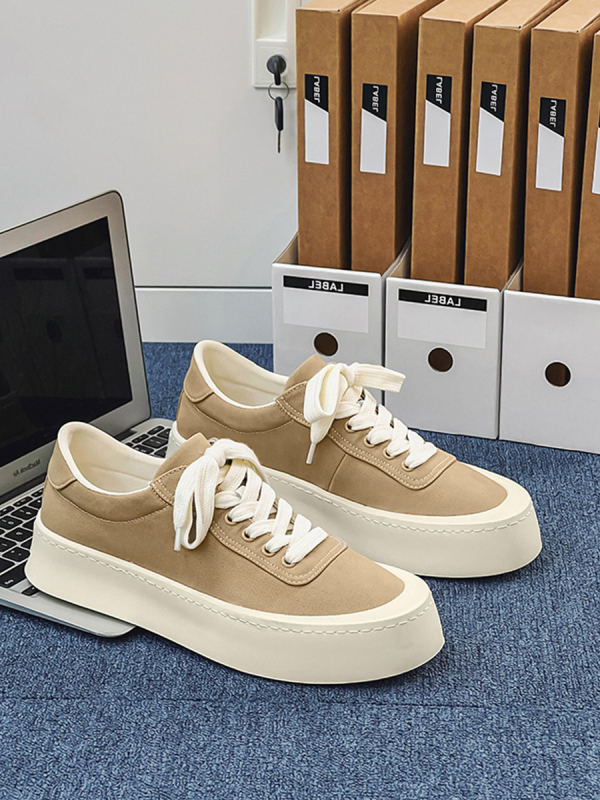 Férfi cipők 2025 — őszies, lélegző vászon sneaker, sokoldalú, vastag talpú