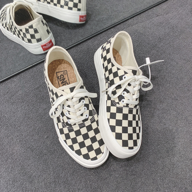 Bež platnene tenisice s kariranim uzorkom - unisex, niski profil, vezanje, hongkonški stil, svakodnevne tenisice za skateboard