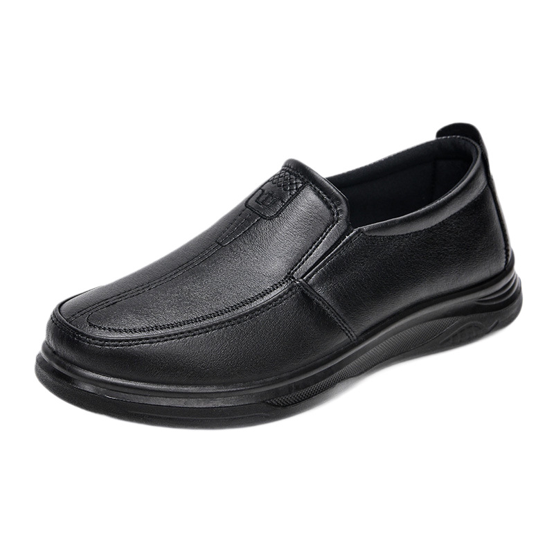 Férfiaknak készült, slip-on stílusú casual bőrcipő, munka és üzleti használatra, kényelmes és sokoldalú