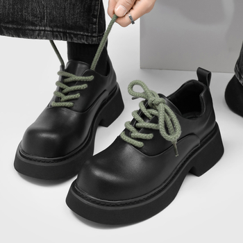 Muške derby cipele s debelom potplata za povećanje visine, crne mat boje, gornji materijal: super fiber, okrugli vrh, poslovno- casual stil