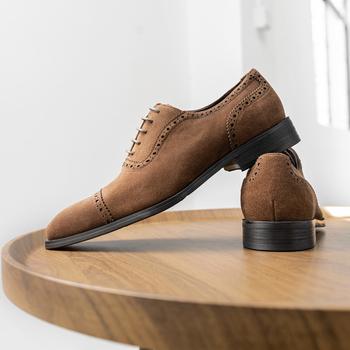 Férfi bőrből készült brogues Oxford cipő – üzleti és mindennapi viselet