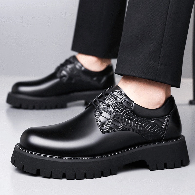Férfi bőrdérmi cipő vastag talppal, magasságot növelő, brogue díszítésű, retro üzleti-casual stílus
