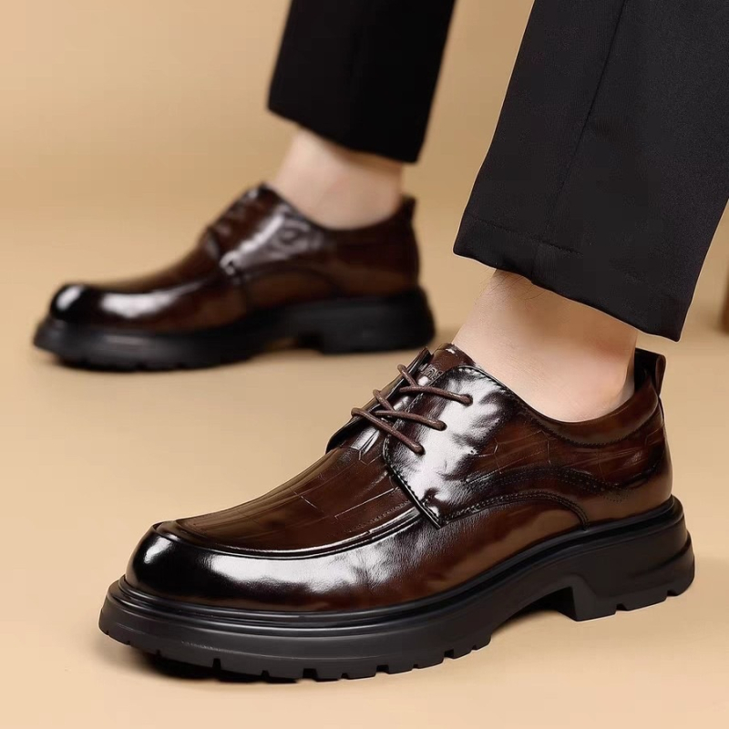 Férfi brogue bőrcipő, puha bőr, lélegző, retro casual stílusú, brit stílusú üzleti-formal bőrcipő, vőlegény cipő