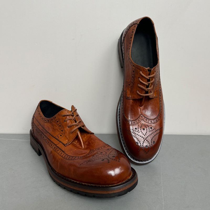 Muške kožne cipele – britanski stil brogues, ukrašeni rupičasti detalji, vezanje, prozračne za ljeto 2024