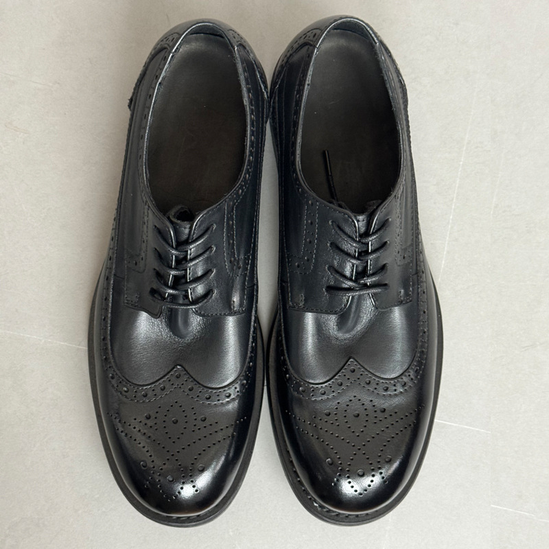 Muške kožne cipele – britanski stil brogues, ukrašeni rupičasti detalji, vezanje, prozračne za ljeto 2024