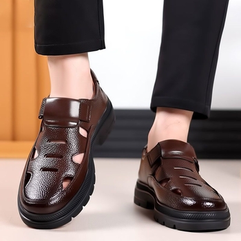 Férfi PU bőr szandál, légáteresztő perforált kialakítás, könnyű puha talp, Velcro-zár