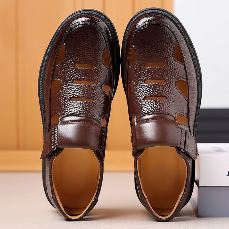 Férfi PU bőr szandál, légáteresztő perforált kialakítás, könnyű puha talp, Velcro-zár