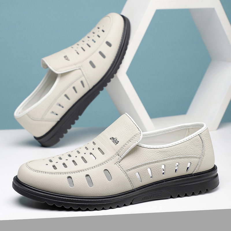 Fehér bőrszandálok férfiaknak, nyári, légáteresztő, perforált slip-on