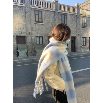 Krémkék kockás mohair sál, unisex, meleg