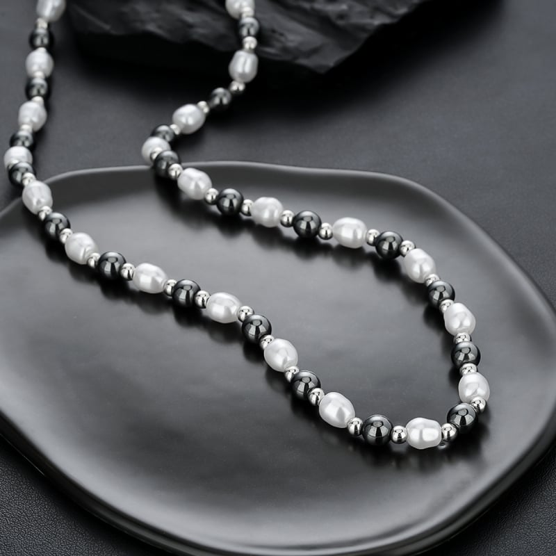 Unisex ogrlica s crnim gallstone perlama, bakreni privjesak, na užetnom lancu