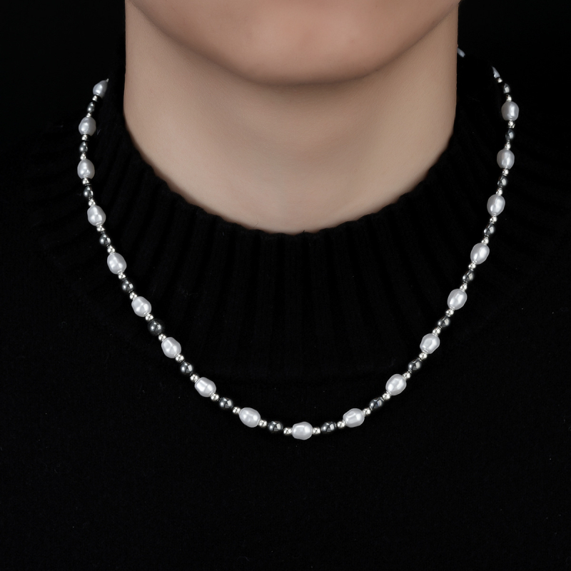 Unisex ogrlica s crnim gallstone perlama, bakreni privjesak, na užetnom lancu