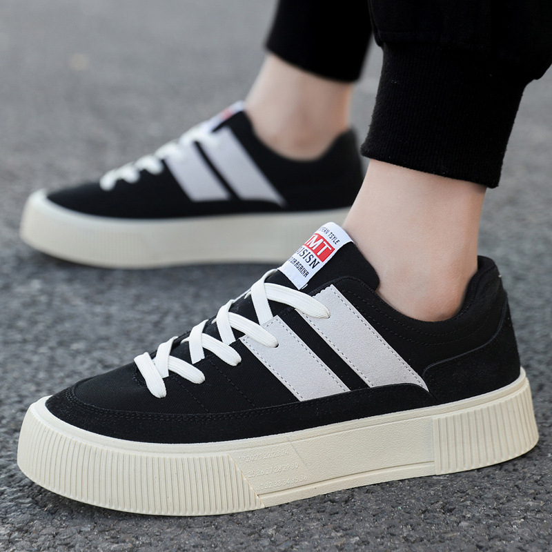 Koreai stílusú férfi sportcipő, alacsony profilú, vastag talppal, színblokkokkal, oversize mindennapi sneakers.