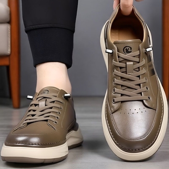 2026-os új tavaszi Slip-On bőrből készült férfi casualcipő, könnyű, csúszásmentes talppal