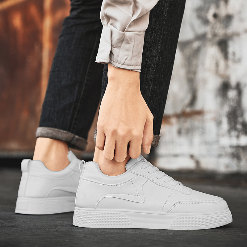 Új, pluszméretű férfi mindennapi sneaker Koreai stílusban – fehér bőr paneles felsőrész, vastag talppal