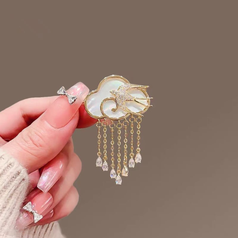 Broš u leguri u nacionalnom stilu s motívom oblaka, resice i boje, svestran elegantan dodatak ženama