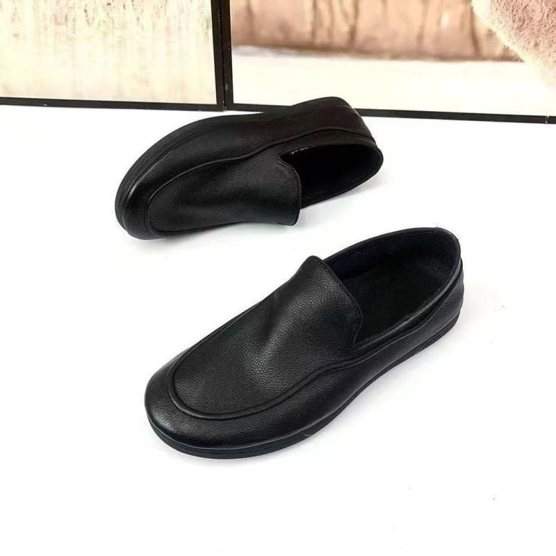Férfiaknak felsőréteg bőrből készült elegáns mindennapi cipő, fekete, puha talppal, sokoldalú tavaszi stílus
