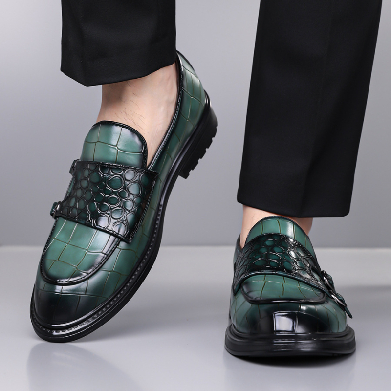 Férfi bőr utcai cipő csattal, brit stílusú slip-on, plusz méret