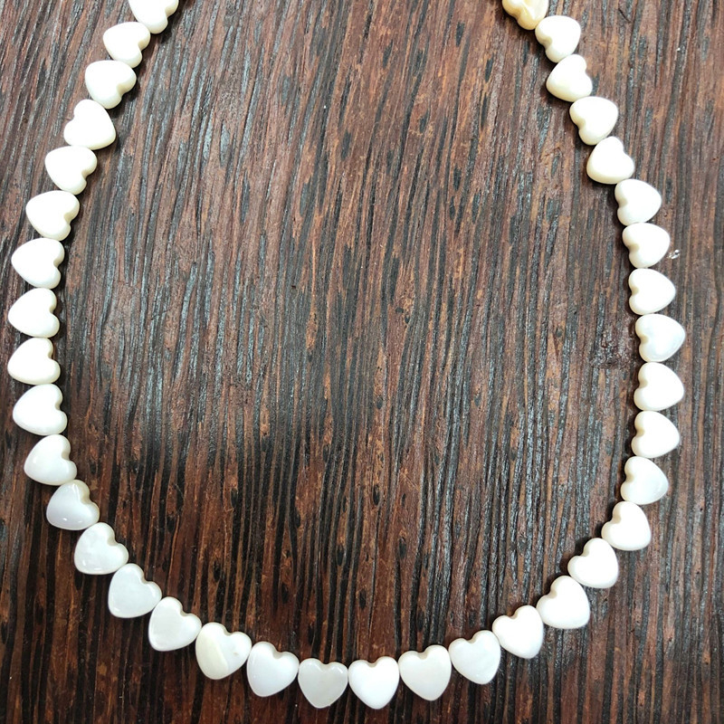 Édesvízi kagylóhéj szív formájú gyöngyök, 6-7 mm, oldalirányú lyukkal fülbevalókhoz, DIY ékszeranyagok