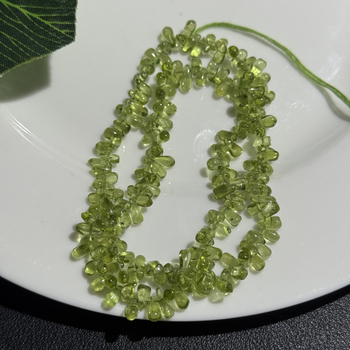7 mm természetes peridot szabálytalan csepp alakú kristály gyöngy DIY karkötőkhöz és nyakláncokhoz