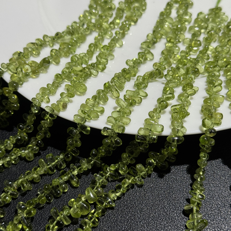 7 mm természetes peridot szabálytalan csepp alakú kristály gyöngy DIY karkötőkhöz és nyakláncokhoz