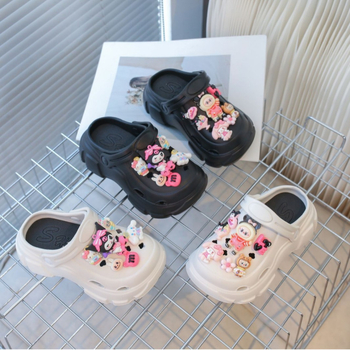 Gyermekeknek készült perforált cipő Kuromi és Cinnamoroll nyuszikkal, több elemből álló dizájn, kényelmes, két módon hordható