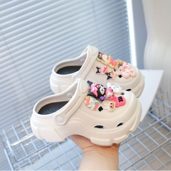 Gyermekeknek készült perforált cipő Kuromi és Cinnamoroll nyuszikkal, több elemből álló dizájn, kényelmes, két módon hordható