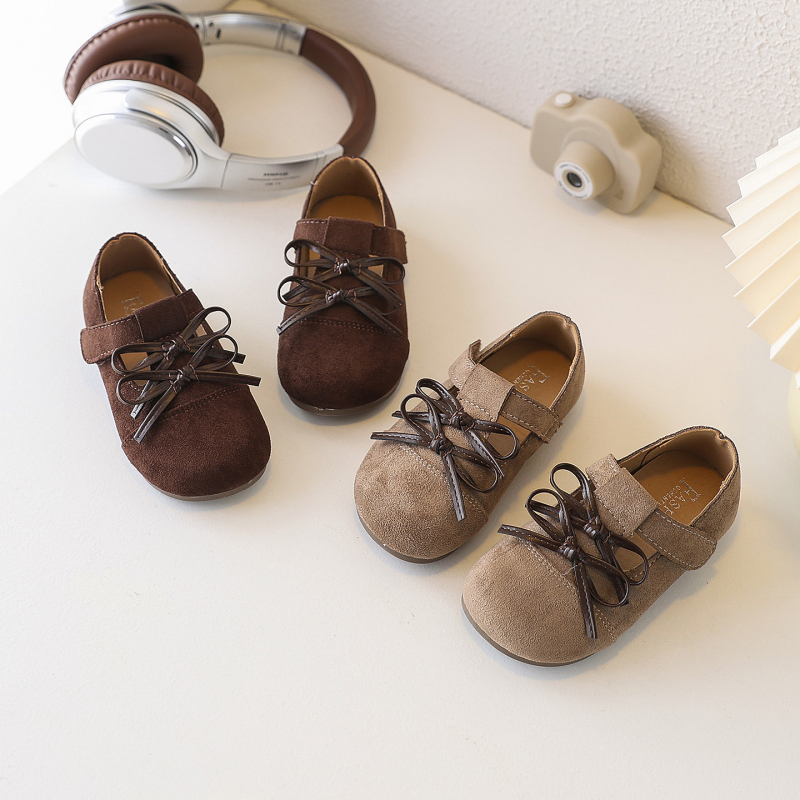 2026 tavaszi gyerekcipők: Birkenstock-stílusú, lányoknak, dupla masnival, puha talpú, csúszásmentes, mindennapi cipő