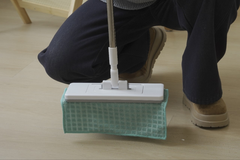 Mop s klipom za krpu, bez dodirivanja, suho i mokro čišćenje, teleskopska ručka 80–130 cm, mikrovlaknasta krpa