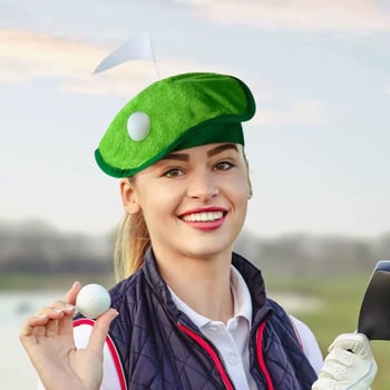 Golf sapka és béret zászlóval – golf parti kiegészítők