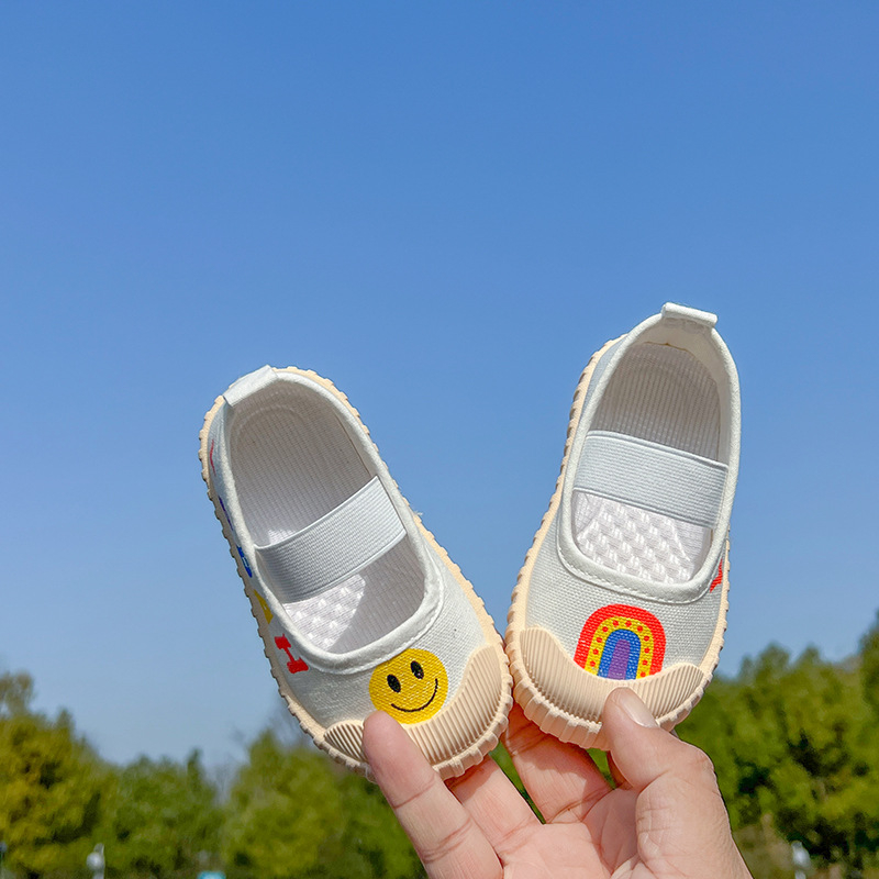 Bijele platnene tenisice za djevojčice za vrtić — slip-on za unutarnju i vanjsku upotrebu, prozračne, s mekanom protukliznom podlogom