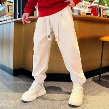 Férfi téli sportos-casual nadrág fleece-béléssel, állítható húzózsinórral és keskeny mandzsettával