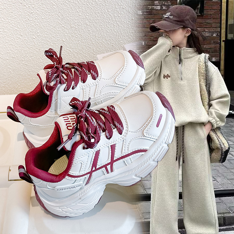 Dječje tenisice za sport s mekanom potplatom, stil dad sneakers, proljeće–jesen 2026, bijele svakodnevne trkačke tenisice za djecu 4–12 godina
