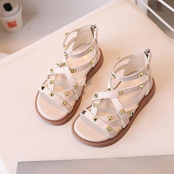 Lányoknak szóló római stílusú szandál fém csattal