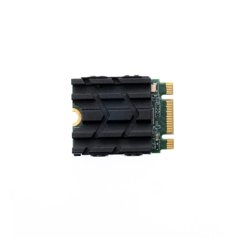 M.2 NVMe SSD hűtőbordával, 2230 formátum, alumínium ház, szilikon alapú hővezető paszta mellékelve