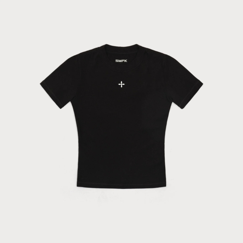 Smfk kereszt emblémás, hímzett sportos rövid ujjú póló, karcsú szabású, kerek nyakú