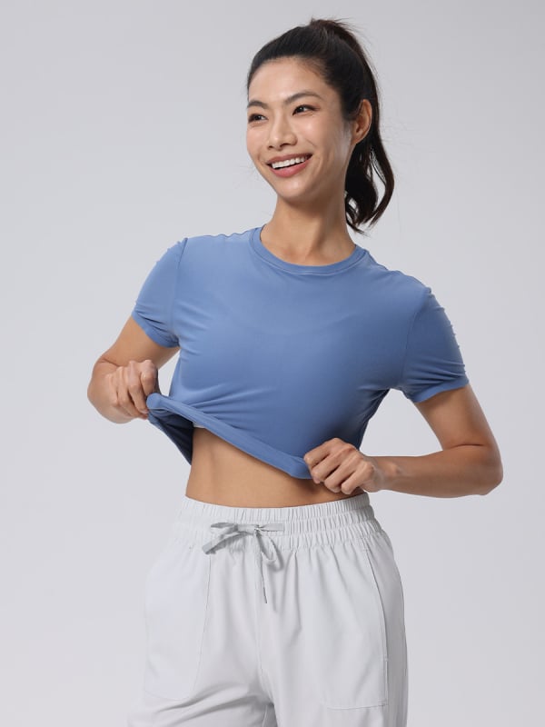Női rövid ujjú jóga topp, crop, karcsú szabás, kerek nyak, gyorsan száradó, légáteresztő, anyag: nylon 85% / spandex 15%