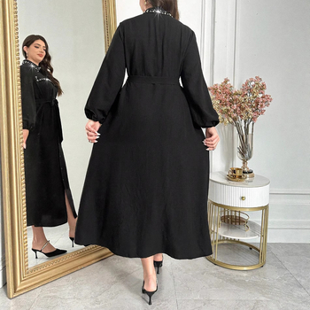 Rochie în stil Hepburn și Chanel, neagră, lungă, în croială A-line cu talie subliniată pentru primăvară-toamnă