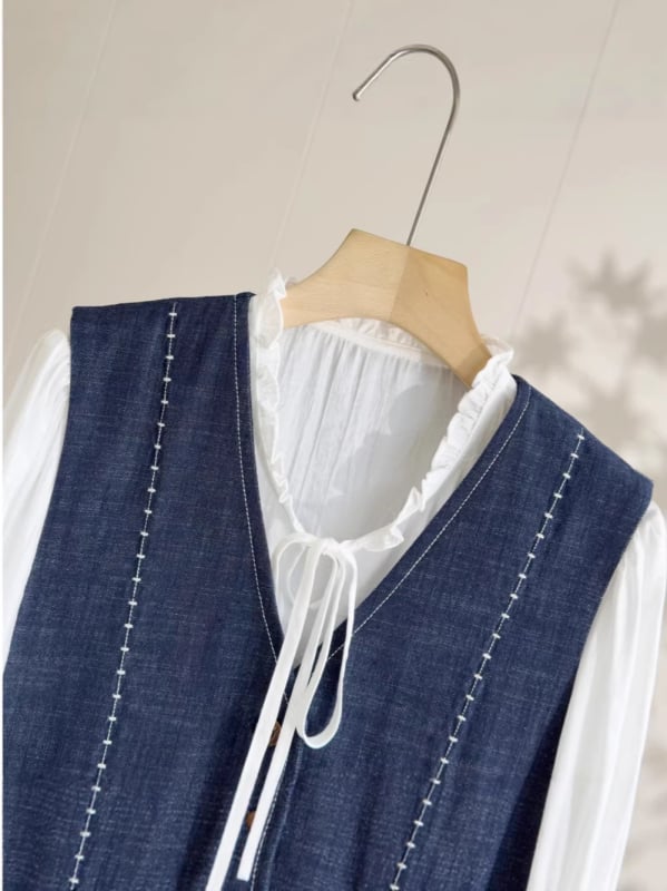 Imitacijska džins veste, bijela košulja i suknja — ženski trodijelni poslovni komplet za proljeće, od tencel pamuka.