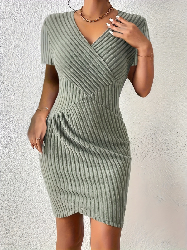 Fustă verde bodycon, croială creion, mărime plus, potrivită pentru întâlniri și petreceri