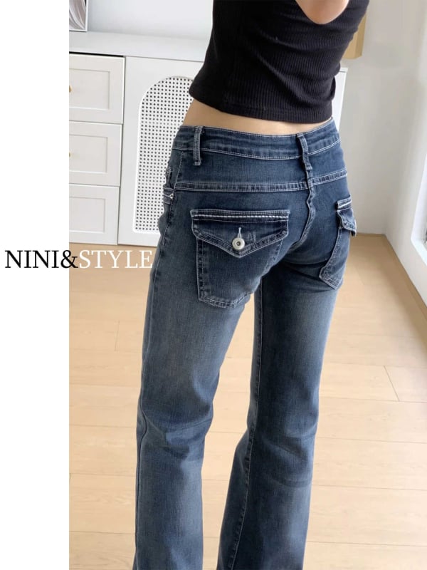 Női alacsony derekú, enyhén bővülő farmernadrág denimből, őszi–téli szezon, karcsú szabás, amerikai retro stílus