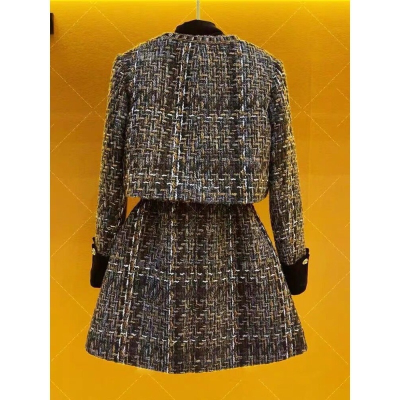 Chanel inspiriran dvodjelni komplet: kaput i haljina, jesensko-zimska 2024, elegantan i vitka silueta