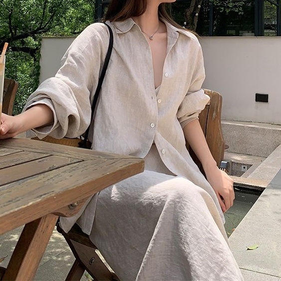 Női casual két darabos szett: lazán szabott hosszú ujjúing és midi szoknya tavasz–őszre, minimalist stílus