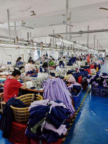 2025 novi dizajn: Bluza s V izrezom i dugačkim rukavima te uska kratka suknja – set za žene, francuski stil