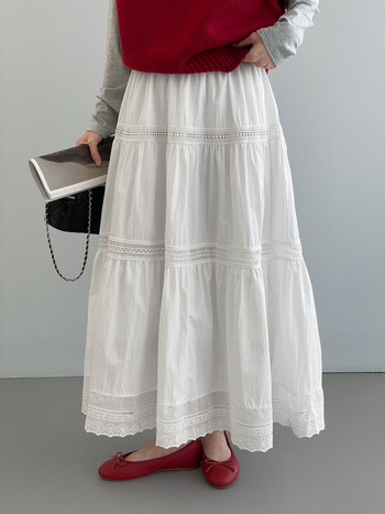 Bijela midi suknja s čipkom i izrezima u korejskom stilu za žene, nježan i elegantan proljetni izgled J659