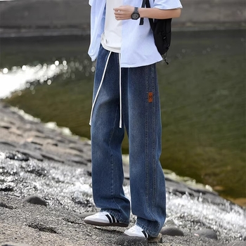 Férfi farmerok tavasz–őszre, egyenes szabású, lazán széles lábszár, mindennapi denim