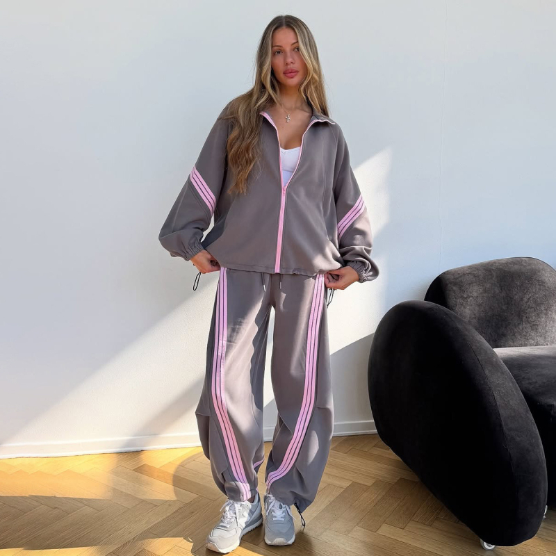 Ženski sportski komplet s prugama i patchworkom, retro ležernog kroja, jakna na zip u američkom stilu i hlače visokog struka širokih nogavica, moderno žensko odijevanje