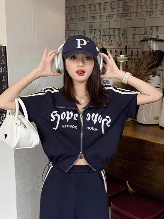 Ljetni ženski dvodijelni set: top sa zipom i stojećom ovratnikom te suknja, korejskog stila, casual sportski outfit za žene