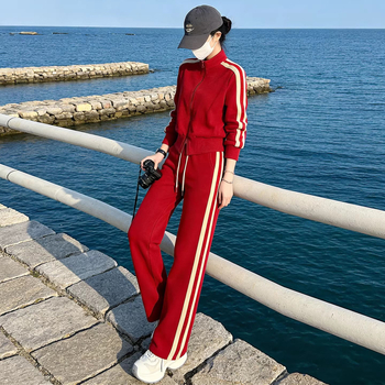 2026 moderan ženski dvodijelni casual sportski set: prugasti hoodie i hlače za jesen-zimu