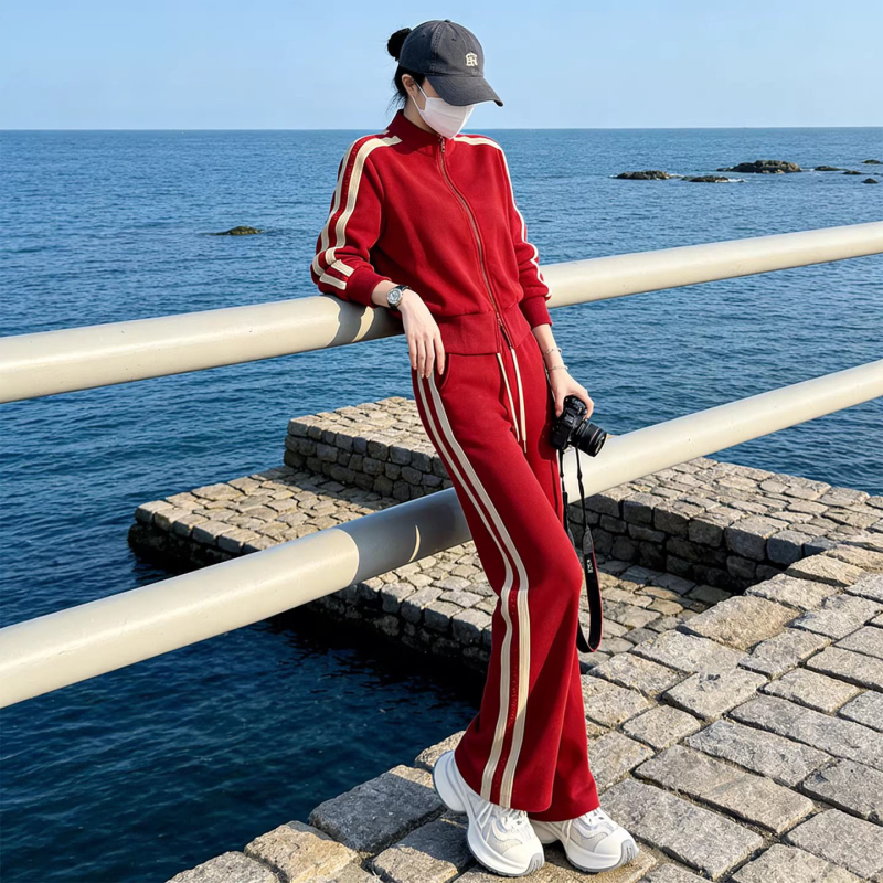2026 moderan ženski dvodijelni casual sportski set: prugasti hoodie i hlače za jesen-zimu
